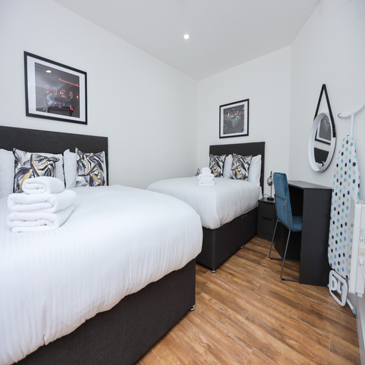 Bedroom 5, Concert Square Apartments By Happy Days, Sefton