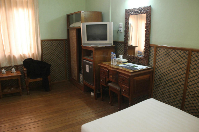Bedroom, Thante Nyaung U Hotel, Myingyan