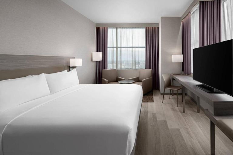 Bedroom 3, AC Hotel by Marriott Orlando Downtown, Orange