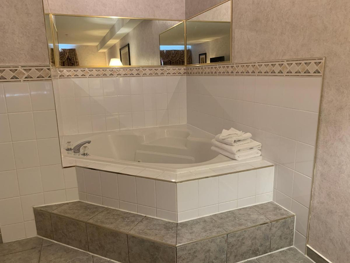 Bathroom 4, Prestige Aberdeen Lodge Kamloops, Thompson-Nicola