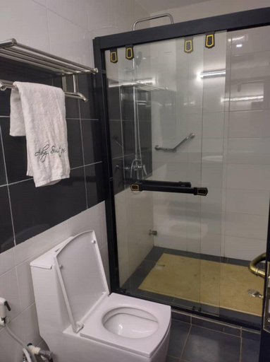 Bathroom 4, Golden Movida Hotel, Enugu North
