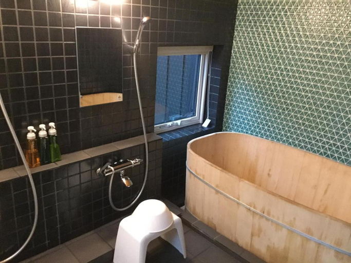 Bathroom 4, Element, Furano