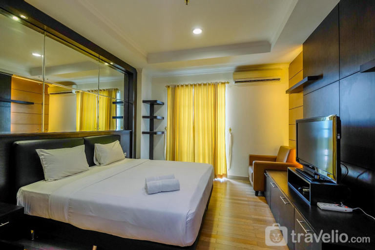 Bedroom 2, Fancy and Classic Studio at Bellezza By Travelio, South Jakarta