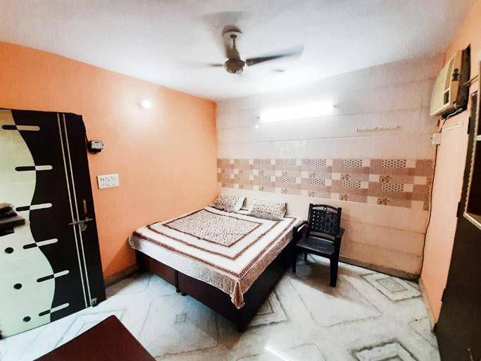 Bedroom 5, Aman Residency, West