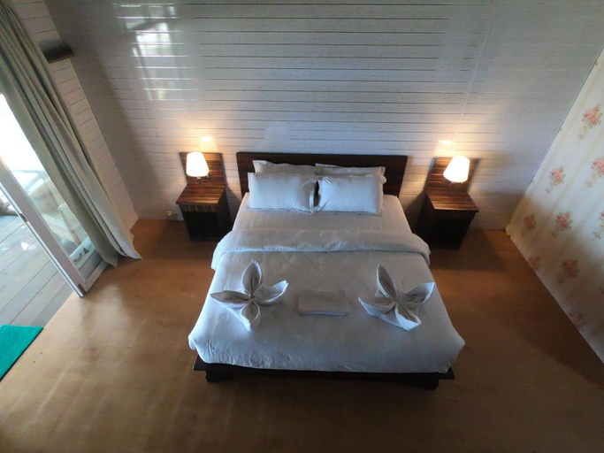 Bedroom 2, Naibos Houses, Simeulue