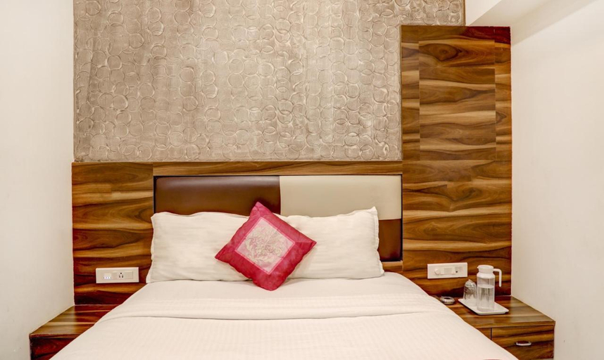 Bedroom 5, Hotel Plaza Executive Kurla, Mumbai Suburban