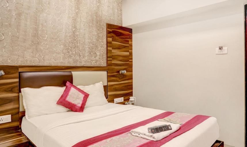Bedroom 2, Hotel Plaza Executive Kurla, Mumbai Suburban