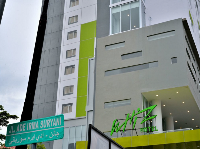 Exterior & Views 30