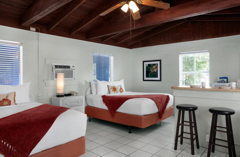 Bedroom 5, Southwinds Motel, Monroe