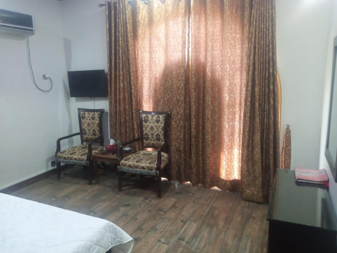Bedroom 3, Four Season Guest House, Karachi
