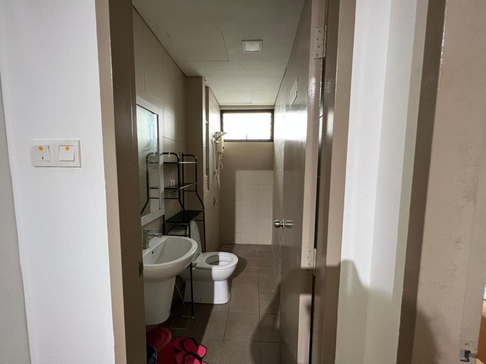 Bathroom 5, D'Gunduls Homestay Family Suite 2R 2B by DGH I-CITY, Shah Alam