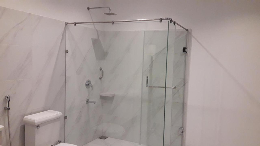 Bathroom, MaryLeena Hotel Gulberg, Lahore