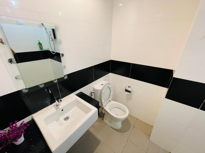 Bathroom 4, Hejmo Suites, Penang Island