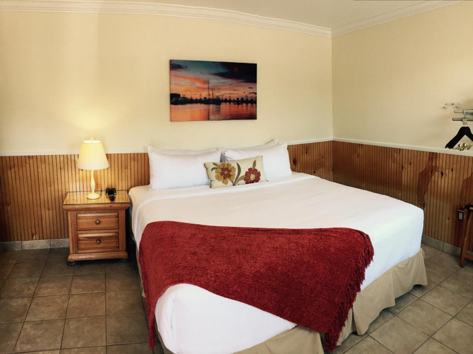 Bedroom 2, Southwinds Motel, Monroe