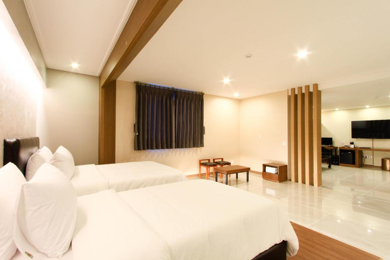 Bedroom 2, TheKing Hotel, Sóc Sơn