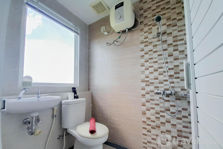 Bathroom 3, Comfort 1BR Student Castle Yogyakarta By Travelio, Sleman