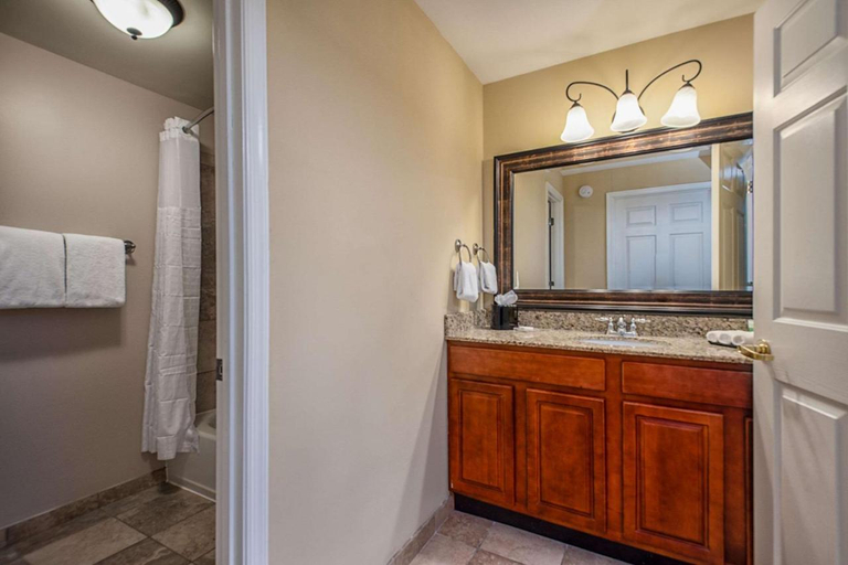 Bathroom 4, Arlington Court Suites, a Clarion Collection Hotel, Arlington