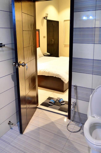 Bathroom, Al Jazeera Lodges, Karachi