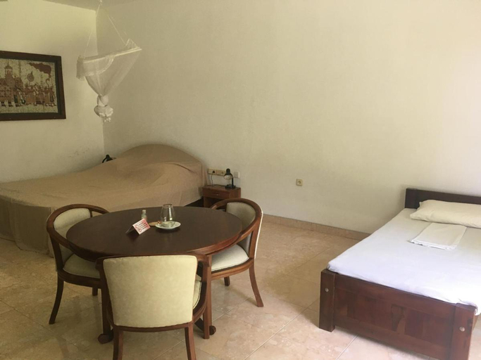 Bedroom 5, Raja Beach Hotel, Balapitiya