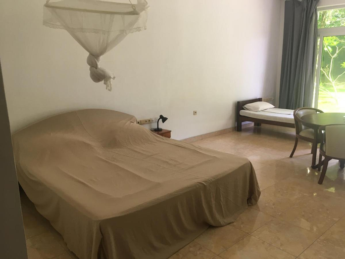 Bedroom 3, Raja Beach Hotel, Balapitiya