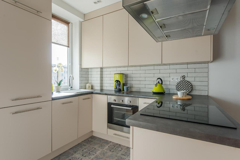 Others 3, Apartment Warsaw Chmielna 116 by Renters, Warsaw