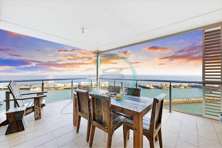 Exterior & Views 5, ZEN POINT PENTHOUSE - 3 BR Waterfront, City - Inner