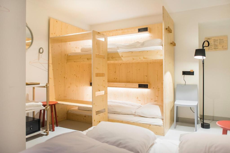 Bedroom 3, The Green Elephant Hostel & Spa, Maastricht