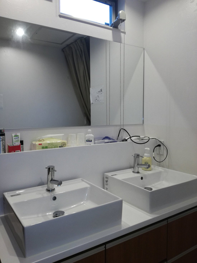 Bathroom 5, Fukuoka Guest House Jikka, Fukuoka