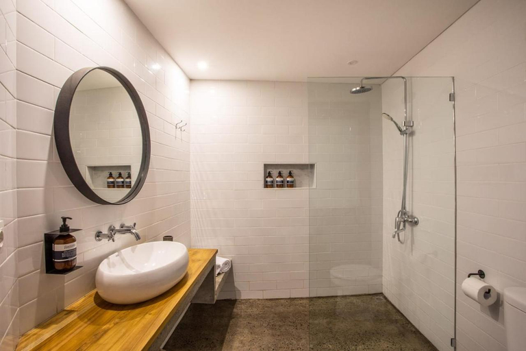 Bathroom, Echo Beach Apartment 100m to beach Studio 3, Badung