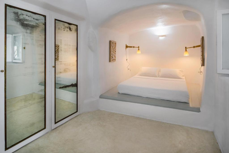 Bedroom 3, Cosmoia Cave House, South Aegean