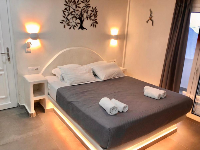 Bedroom 4, The Muse Of Santorini - Hot Tub Suites, South Aegean