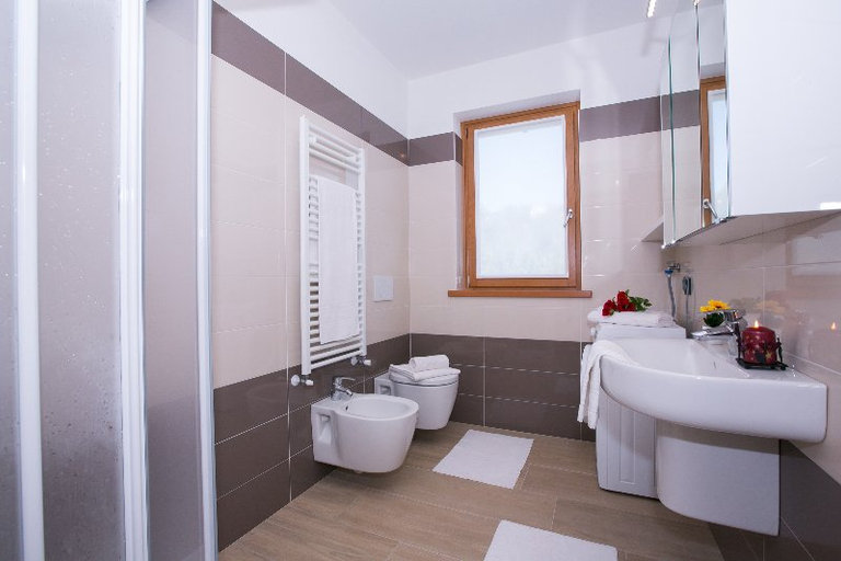 Bathroom, Villetta Tara, Como