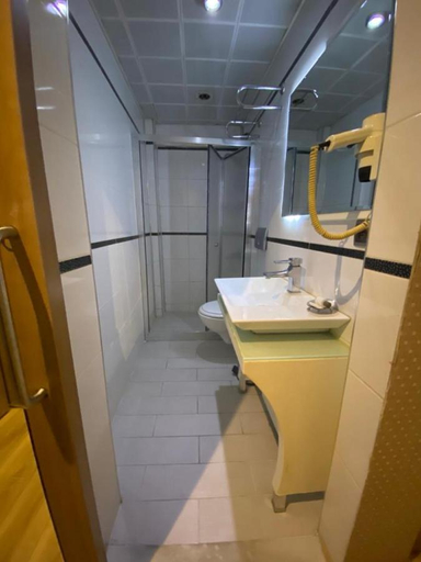 Bathroom 5, Prens Hotel, Fatih