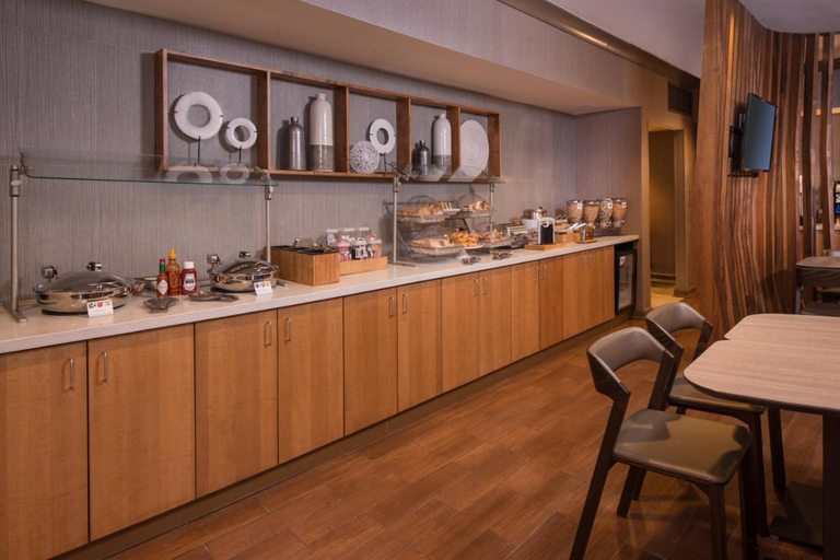 Food & Drinks 4, SpringHill Suites by Marriott Herndon Reston, Fairfax