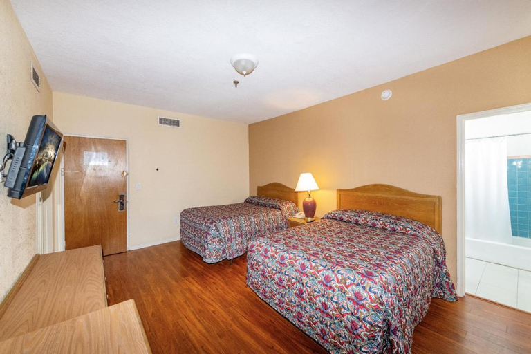 Bedroom 3, Ocean Beach Suites, Miami-Dade