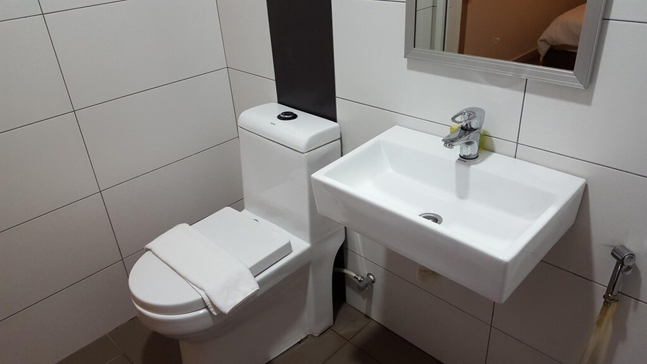 Bathroom 3, River View Inn Nusa Bestari Skudai, Johor Bahru