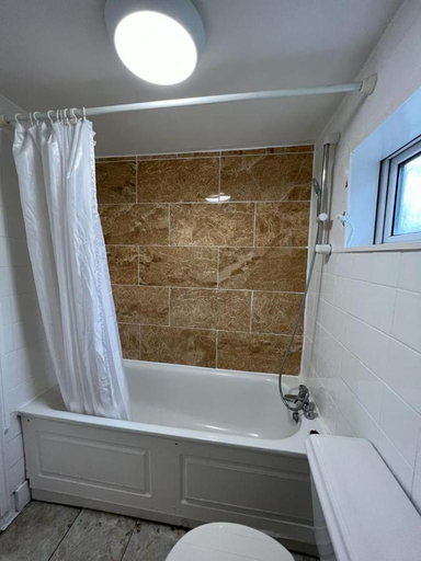 Bathroom 5, Bruce Rooms, London