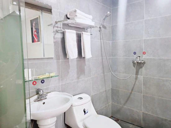 Bathroom 4, Shells Shanghai Minhang District Pujiang Town Zhuy, Shanghai