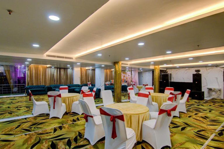 Food & Drinks 4, Treebo Torque, Gautam Buddha Nagar