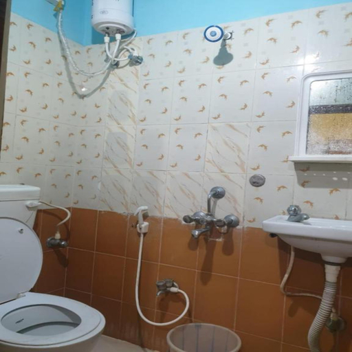 Bathroom, Goroomgo Lovely Star Inn Puri, Puri