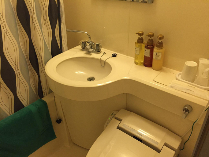 Bathroom, Hiroshima Ekimae Green Hotel, Hiroshima