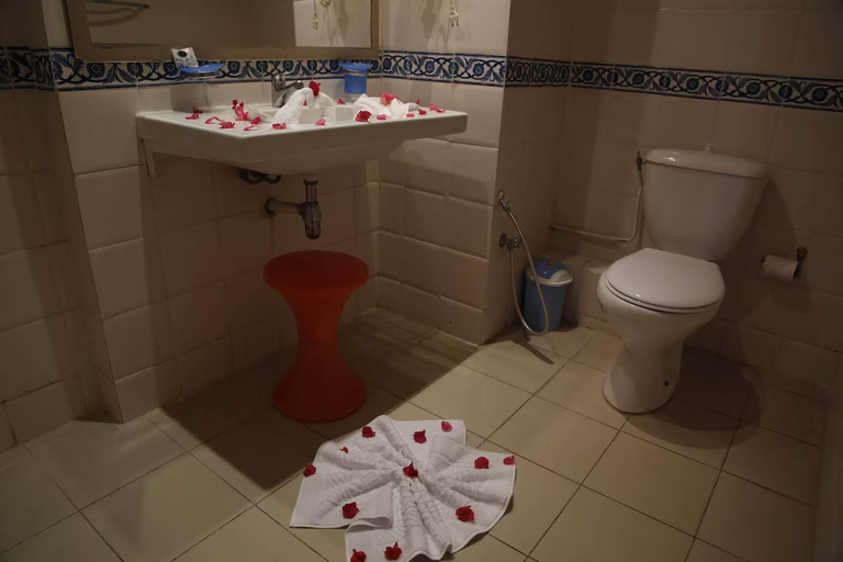 Bathroom 5, Sousse City & Beach Hotel, Sousse Médina
