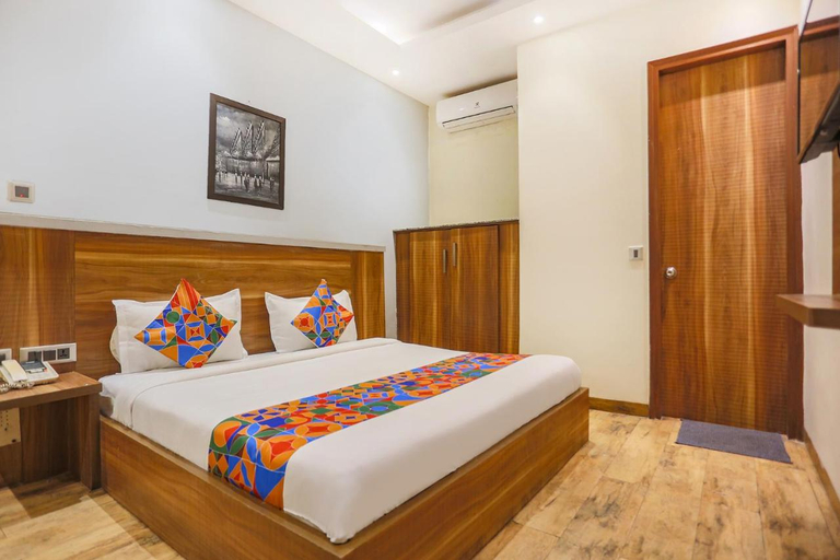 Bedroom 5, Fabhotel Royal Touch, Delhi