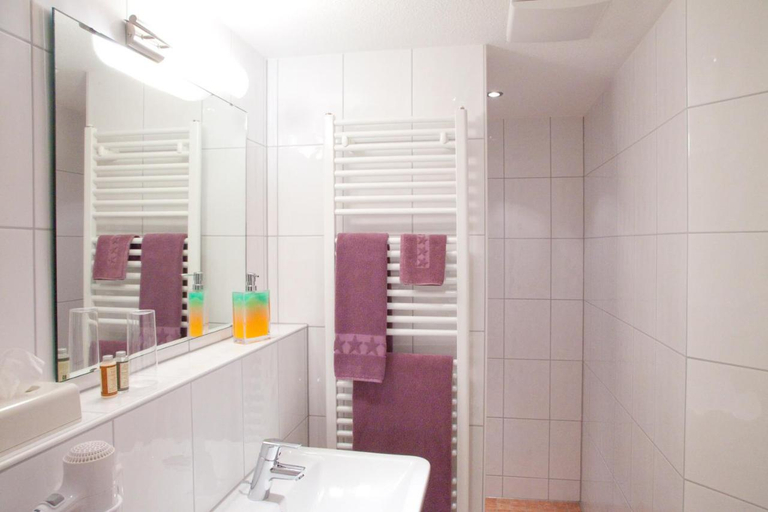 Bathroom 3, B&B Appartements Bischof & Burk GbR, Tuttlingen