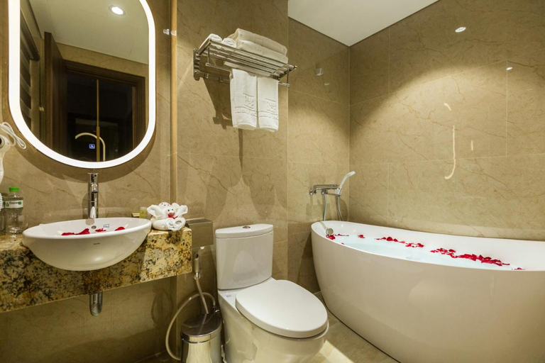 Bathroom 3, Blubiz Hotel Mỹ Đình (Blubiz Hotel 2), Từ Liêm