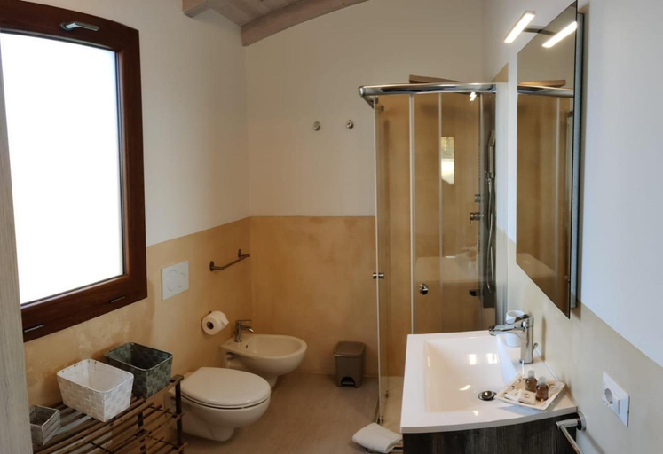 Bathroom 3, La Locandina, Roma