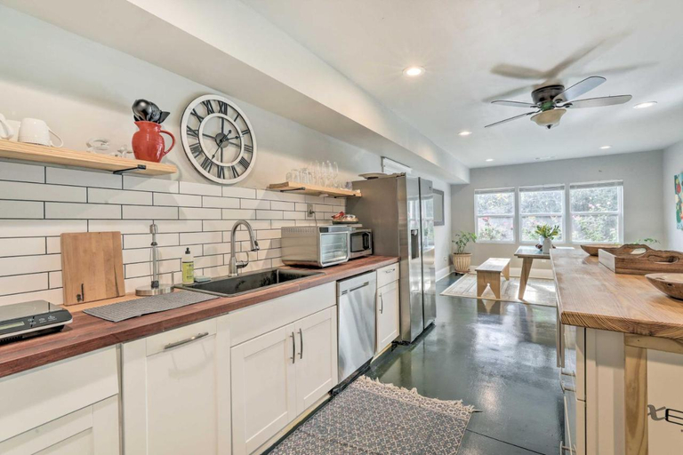 Others 1, Modern, Bright Home in Stone Mountain Village, DeKalb