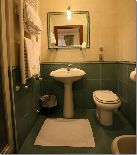 Bathroom 4, Hotel Paradiso, Milano