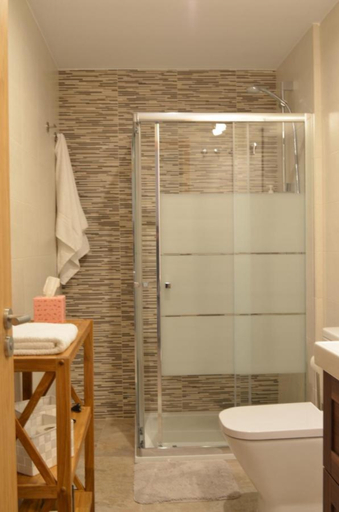 Bathroom, Arkadia Apartaments 2.1, Girona