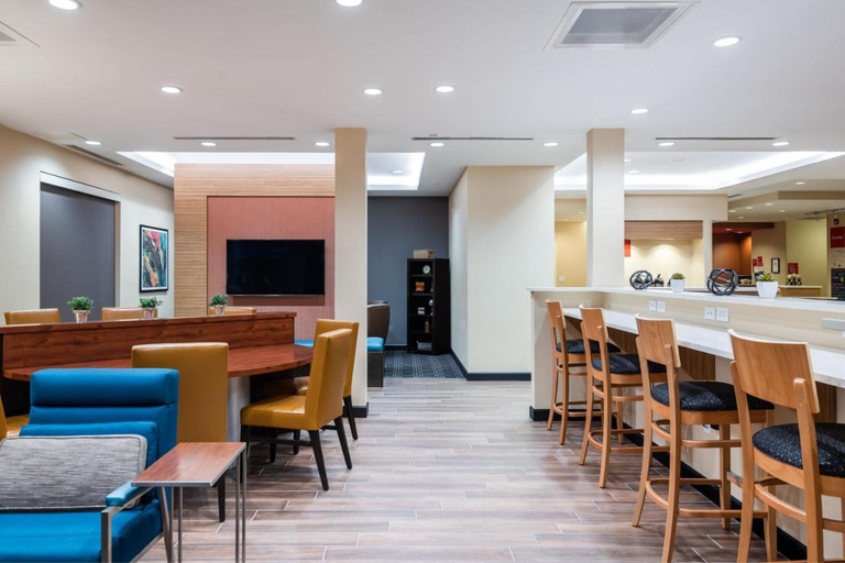 Food & Drinks 4, TownePlace Suites by Marriott Mooresville, Iredell